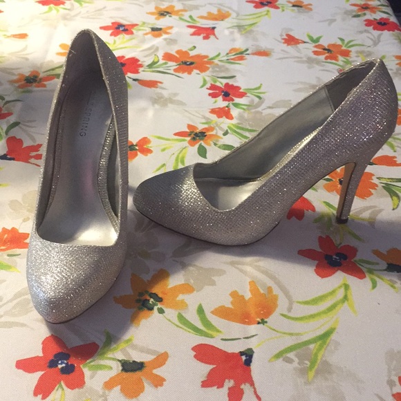 Sparkly silver Spring heels -Size 8 - Picture 4 of 6